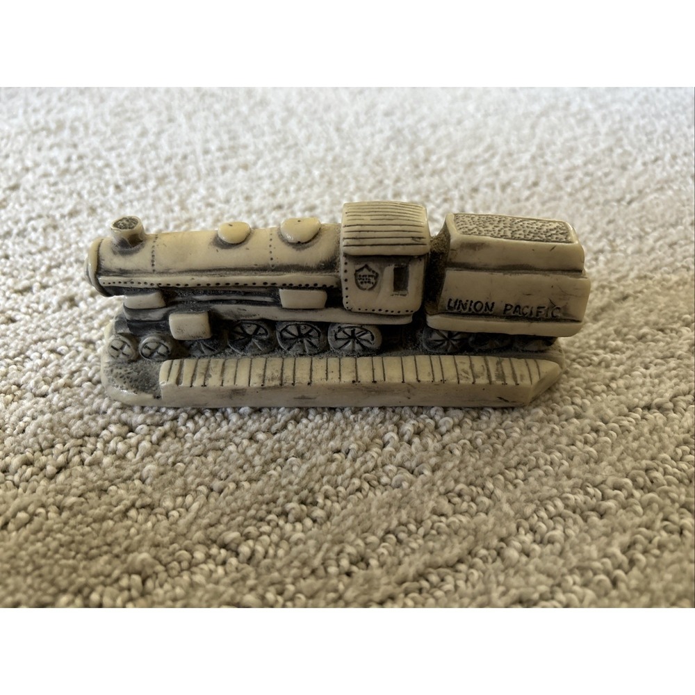Union Pacific Limited Edition‎ Train Engine Carving Georgia Marble NO 38/3000